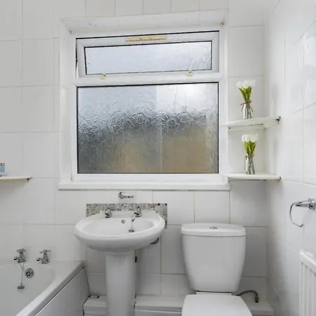 Sleeps 5, Smart Tv'S In Bedrooms Swansea Exterior photo