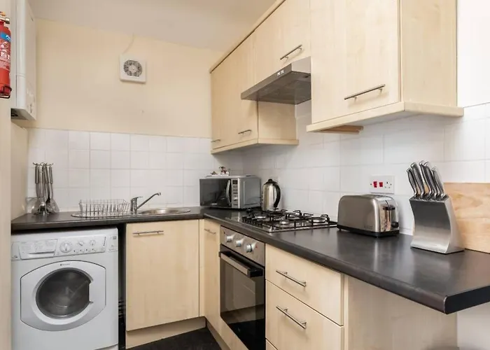 Sleeps 5, Smart Tv\'S In Bedrooms